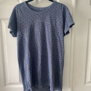Lululemon Swiftly Tech short sleeved shirt size 12